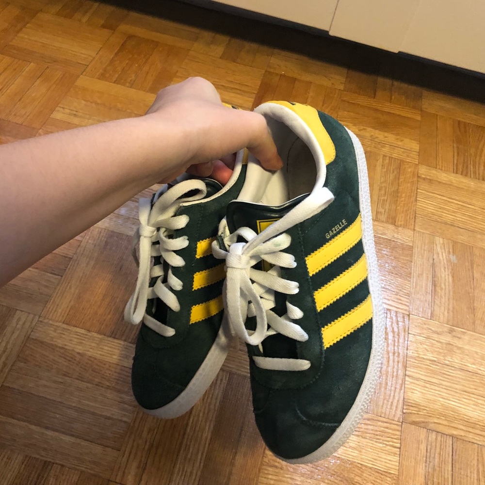 Adidas gazelle (size 4.5 kids/ 6.5 women ) Green